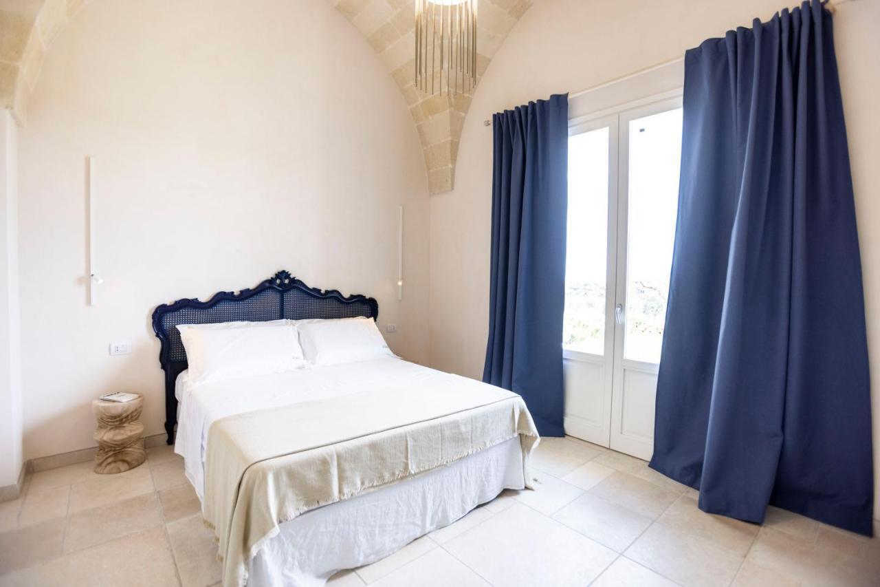 Dimora La Scaledda Bed & Breakfast Serranova Bilik gambar